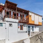 Christys House Skopelos بيت للعطل